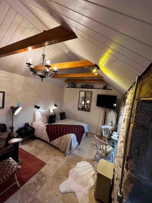 Charming Stone Bothy At Loch Lomond * Luss
