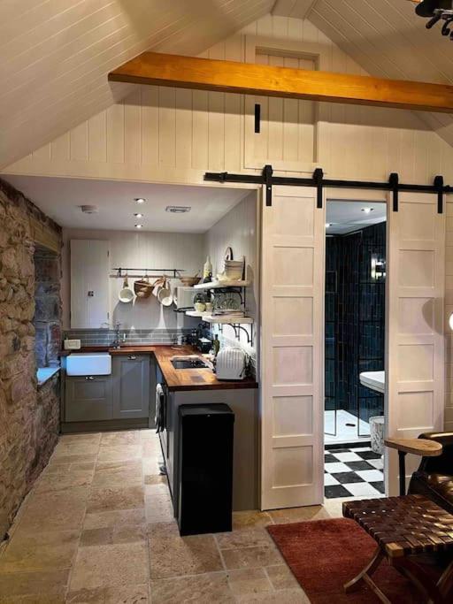 Holiday home Charming Stone Bothy At Loch Lomond